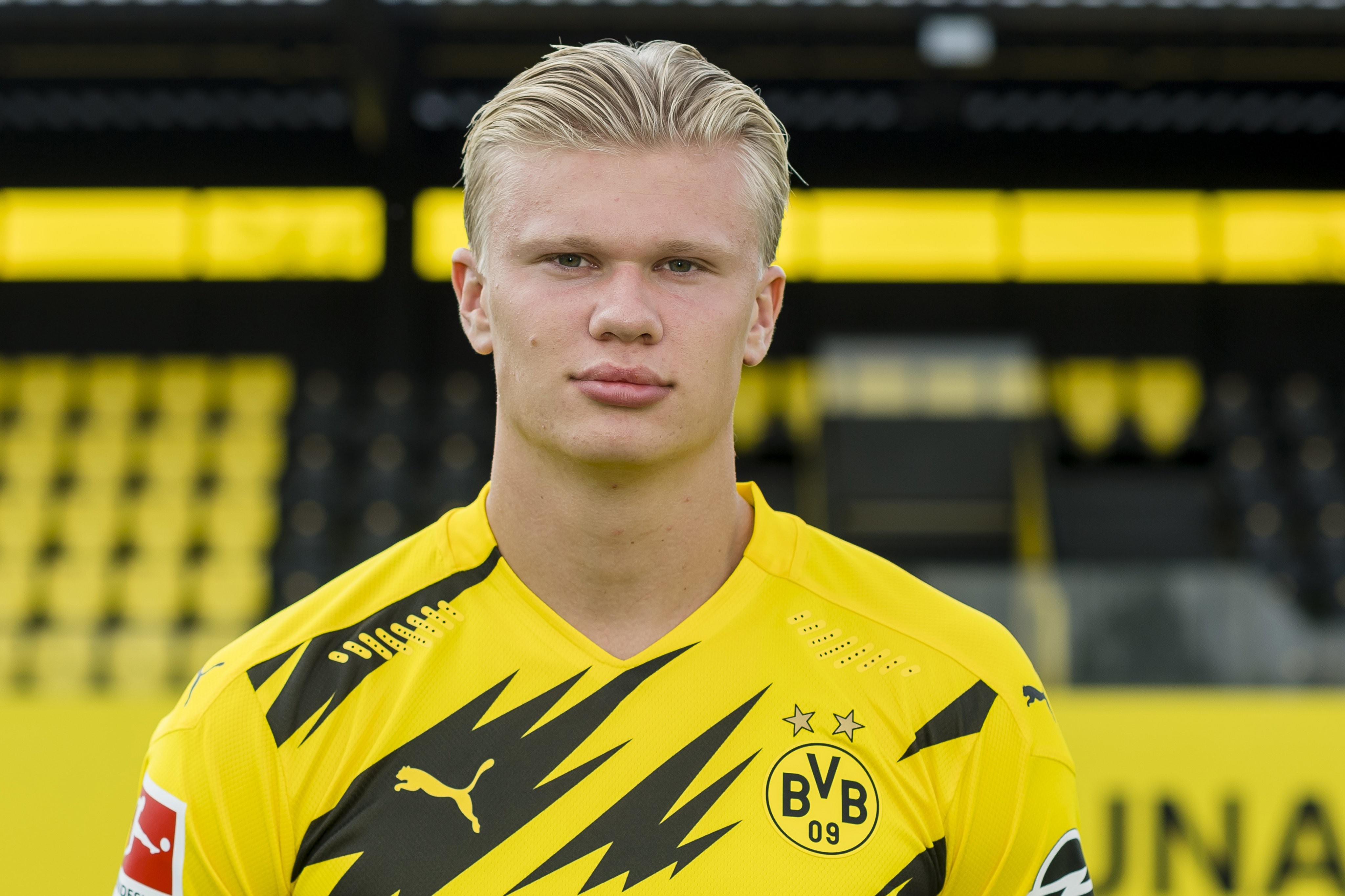 拉菲尼亚，备受关注，但他的信息很明确：“只有巴萨”（拉菲尼亚炙手可热，表态坚决：只为巴萨）