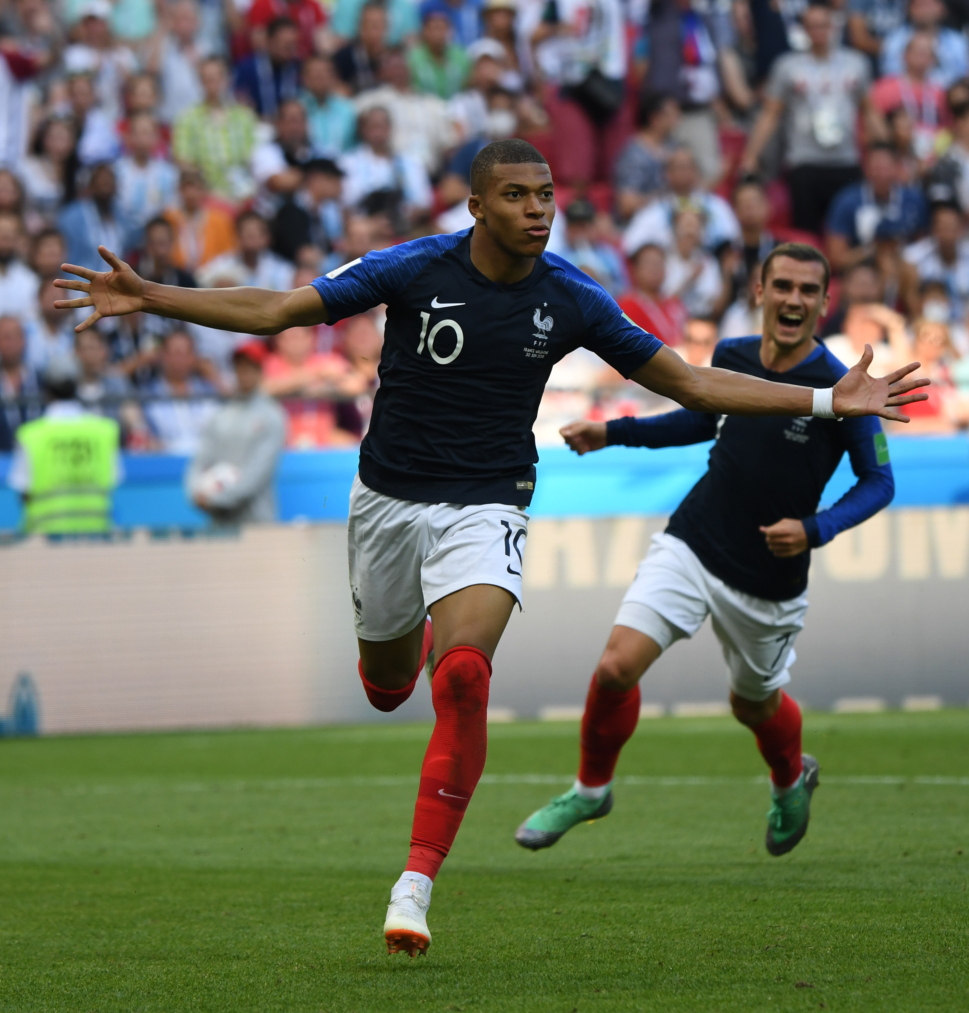 广东94-80大胜广州！球员评分：3人满分，3人良好，2人拉胯（广东94-80击败广州！球员评分：3人满分、3人发挥出色、2人表现不佳）