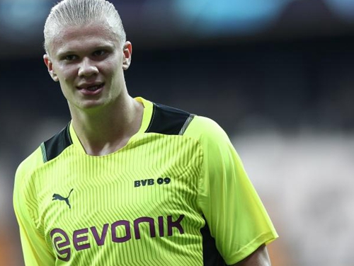 沙拉维谈续约：我们还得再谈谈，看看接下来会发生什么（沙拉维谈续约：仍需协商，静观其变）