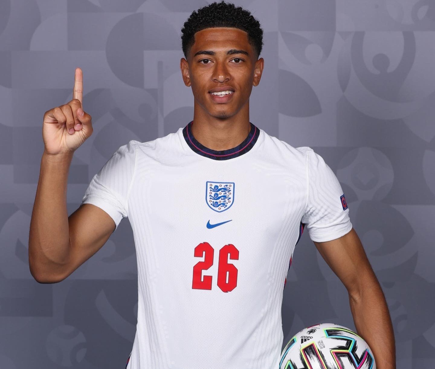 罗马诺：伊萨克受伤影响利物浦冬窗决策，1月或进行补强（罗马诺：伊萨克伤情或改变利物浦冬窗计划，1月或将引援补强）