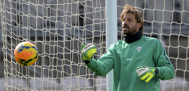 西甲半场：双方均破门乏术，皇家奥维耶多暂0-0塞尔塔（西甲半场：皇家奥维耶多与塞尔塔互交白卷，0-0僵持）