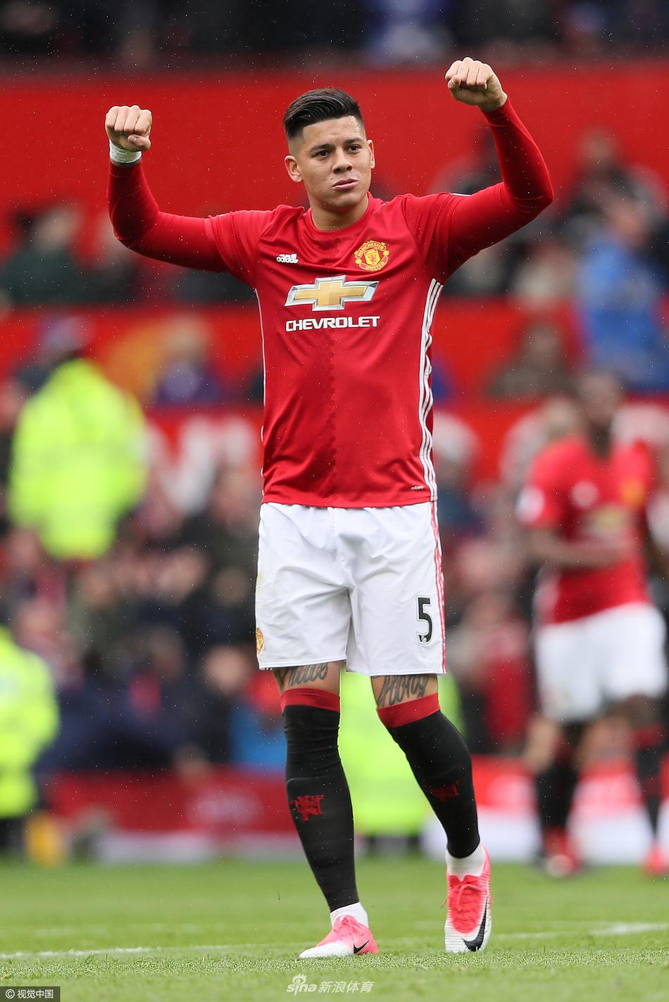 卡尔：我一直在提高右脚技术，能在17岁欧冠进球意义重大（卡尔：右脚能力持续精进，17岁欧冠破门意义非凡）