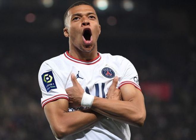 那不勒斯主场迎战尤文图斯，两队积分相近，那不勒斯伤兵满营，主场难胜尤文，可能战平。（意甲焦点：伤病缠身的那不勒斯主迎尤文，积分接近，平局更可期）