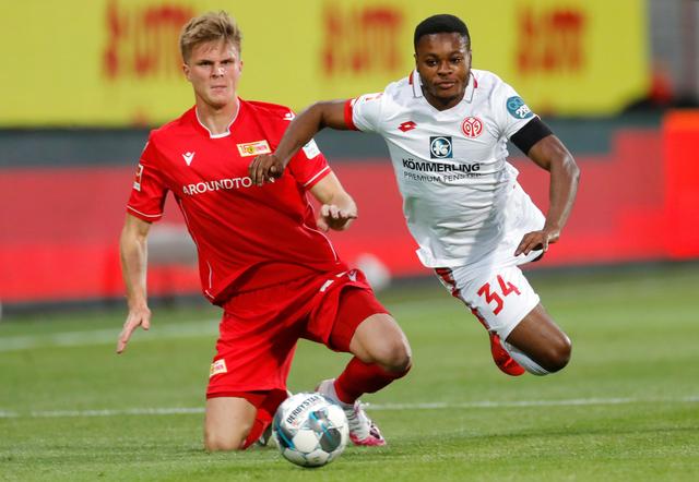 北京国安队获足协杯赛冠军，贺信来了！（北京国安问鼎足协杯，贺信送达！）