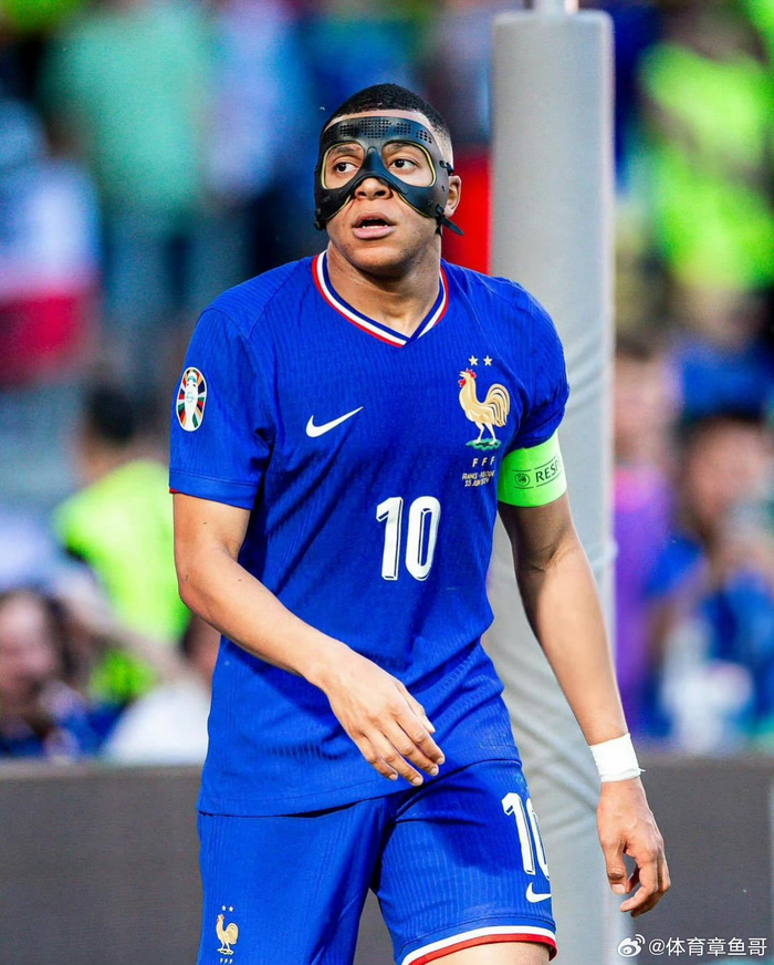 逆足双飞翼齐闪光！国米2500万先生3战逆袭，从水货逆袭球迷宠儿（逆足双翼同耀！国米2500万引援三战爆发，甩掉水货成球迷新宠）