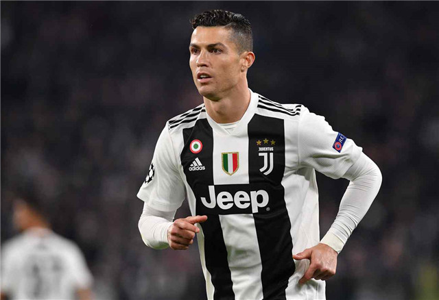 拜仁vs圣保利：凯恩领衔，卡尔、金玟哉、格雷罗首发（拜仁对阵圣保利：凯恩挂帅，卡尔、金玟哉、格雷罗先发出场）