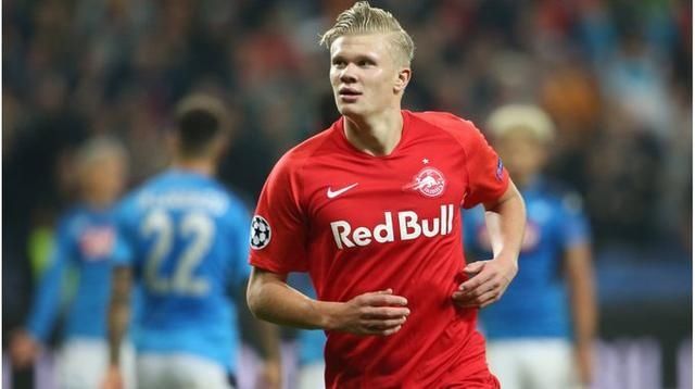 曼联主场4比1大胜狼队，B费梅开二度，姆贝莫、芒特破门，终结对手不胜纪录，升至第六。