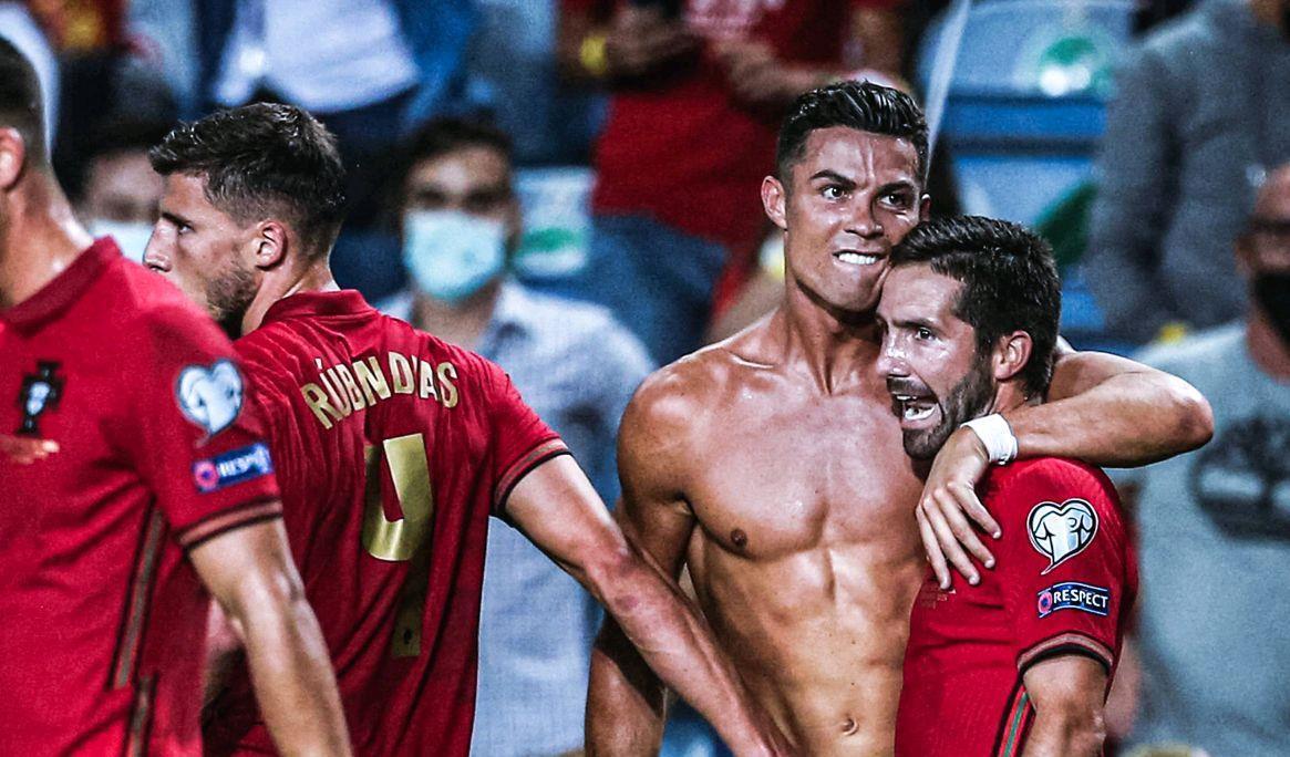 西甲16队结束15轮，姆巴佩16球领跑射手榜，巴萨、皇马多点开花，明日西甲开战。（西甲15轮战罢16队：姆巴佩16球领跑，巴萨皇马多点开花，明日联赛再燃战火）