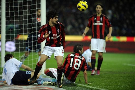 状态回调！爱德华兹6中3贡献11分，8失误创赛季新高（手感低迷！爱德华兹6投3中拿下11分，8次失误创赛季新高）