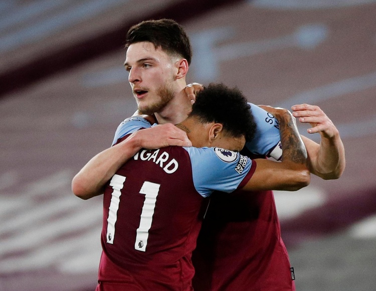 阿莫林：多尔古需要提升决策能力，会在必要的时候派梅努上场（阿莫林：多尔古仍需提升决断力，必要时将启用梅努）