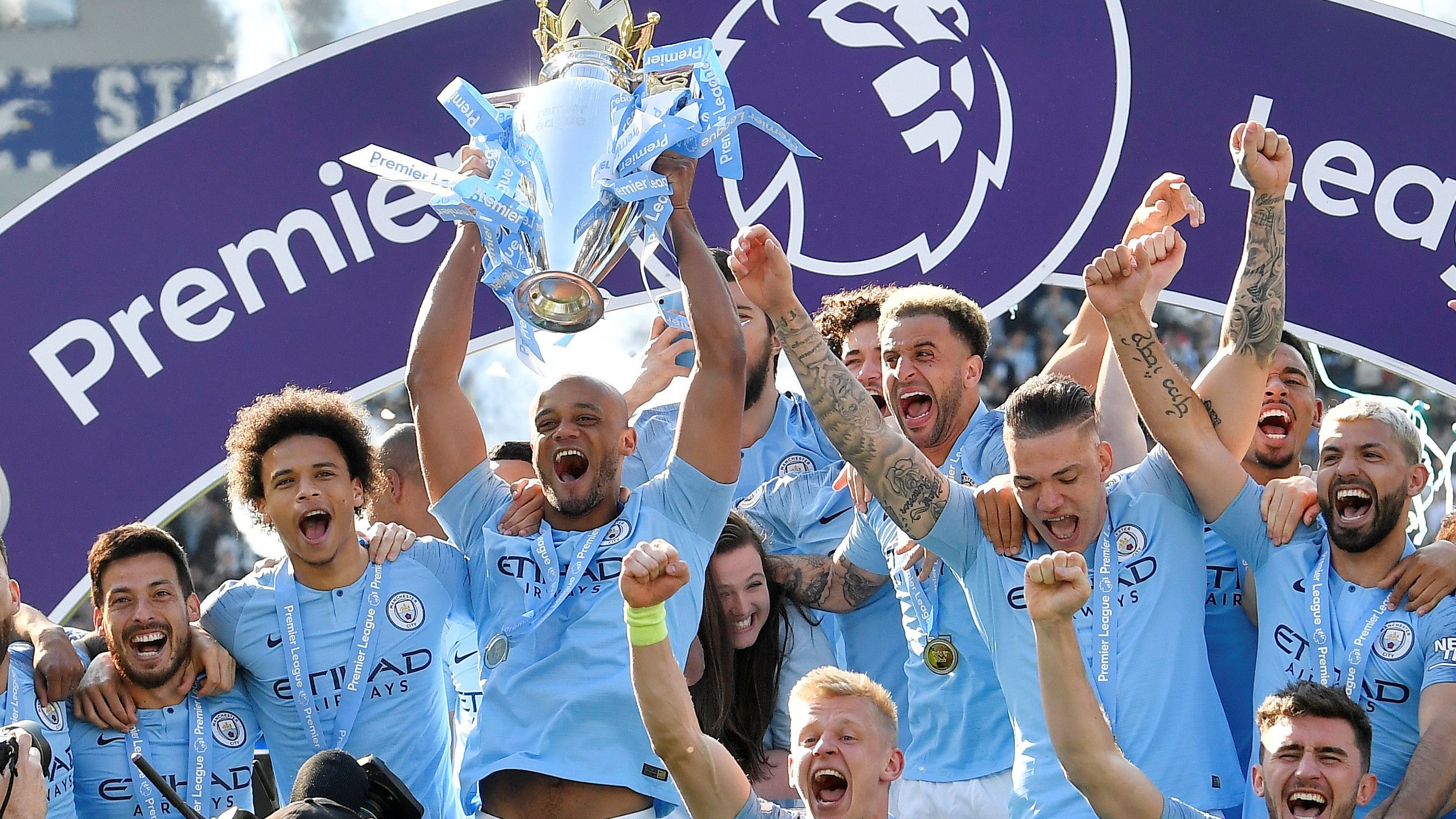 掘金约基奇豪取三双助球队连胜（约基奇轰三双领衔，掘金延续连胜）