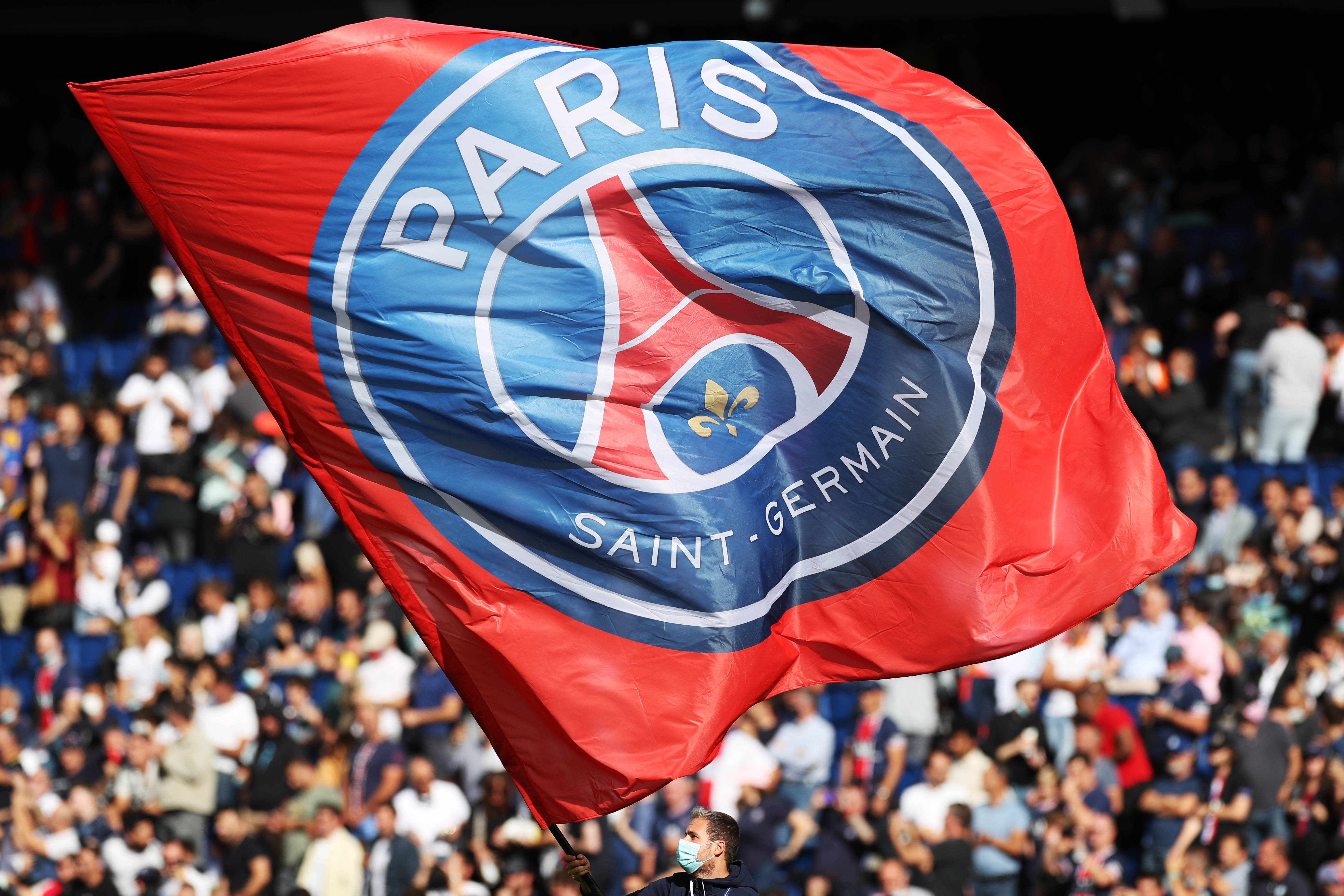 踢球者评德甲第11轮最佳阵容：卡尔、奥利塞、于帕、拜尔入选（《踢球者》评出德甲第11轮最佳阵容：卡尔、奥利塞、于帕、拜尔在列）