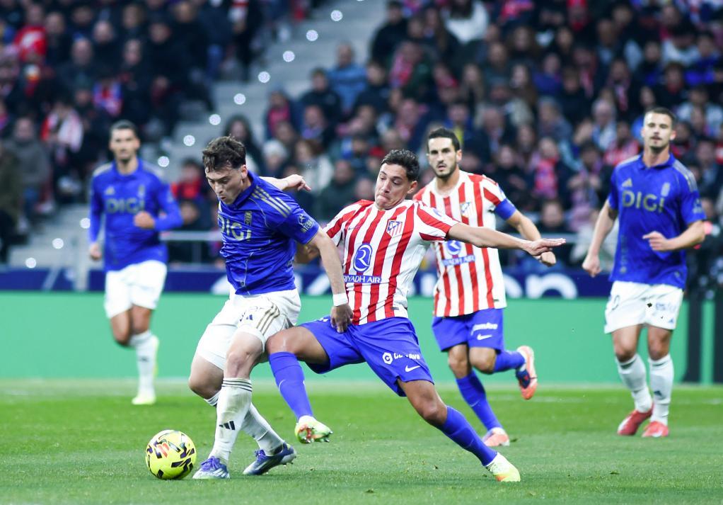 足球巴萨新星闪耀西甲，媒体：未来属于他（巴萨新星耀眼西甲，媒体：未来是他的）