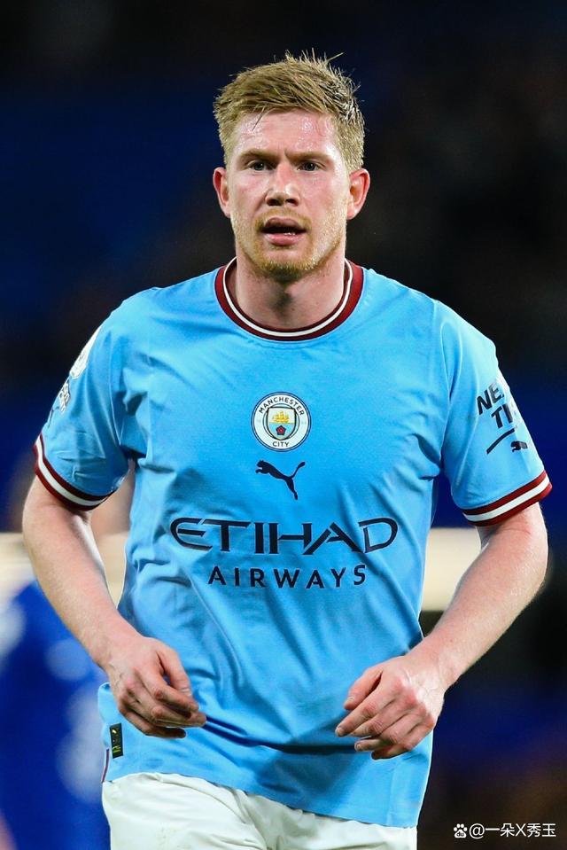 都体：邓弗里斯可能继续缺席与马竞比赛；泽林斯基已参加合练（都体：邓弗里斯或继续缺阵对马竞之战，泽林斯基已回归合练）