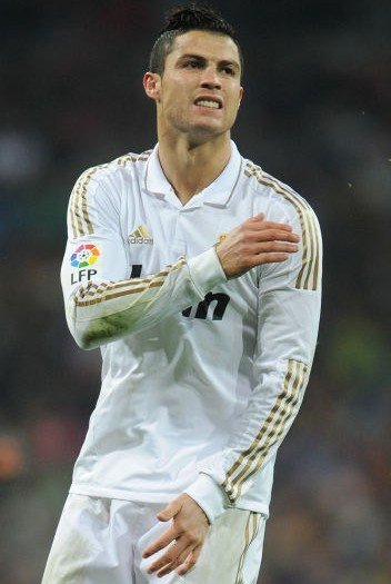 阿隆索：球员表现无可指责，我不关注未来，只关注下一场比赛（阿隆索：球员无可指摘，暂不谈未来，专注下一战）