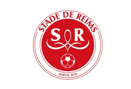 维尼修斯庆祝当选年度最佳球员 把World拼成word（维尼修斯加冕年度最佳球员 庆祝时将“World”误写为“word”）